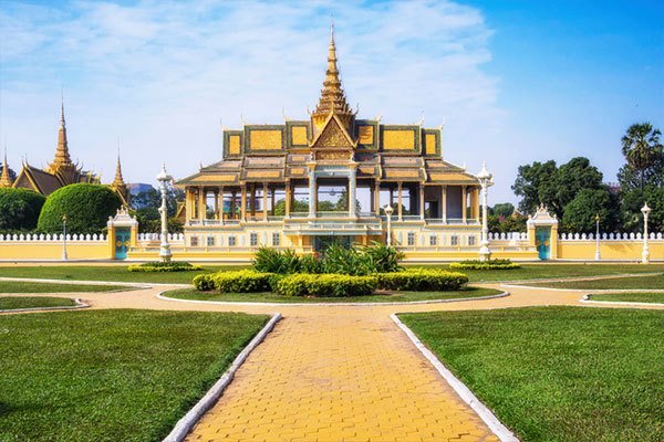 visit Phnom Penh royal palace