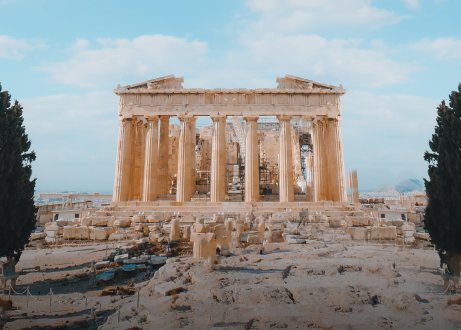 A photo of the ruins in Athens, Greece