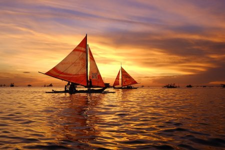 Paraw Sailing Boracay Philippines