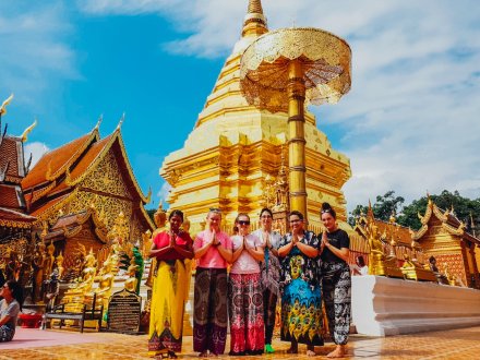 A group photo in front of Wat Phra That Chiang Mai 